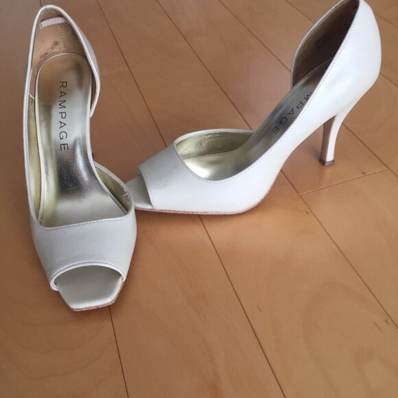 BONE COLOR BEAUTIFUL SHOES, SZ.7 - Picture 1 of 8